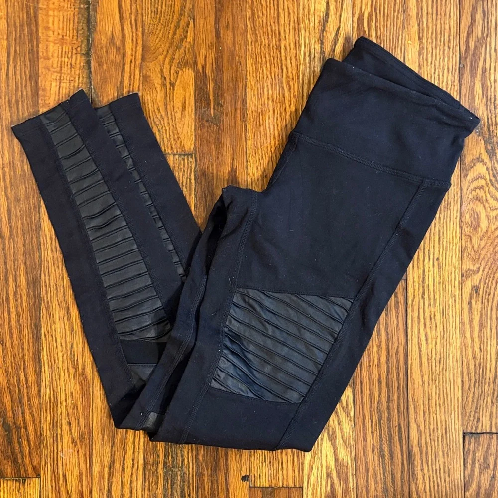 🎉ALO High-Waist Moto Legging Black Size XXS!
